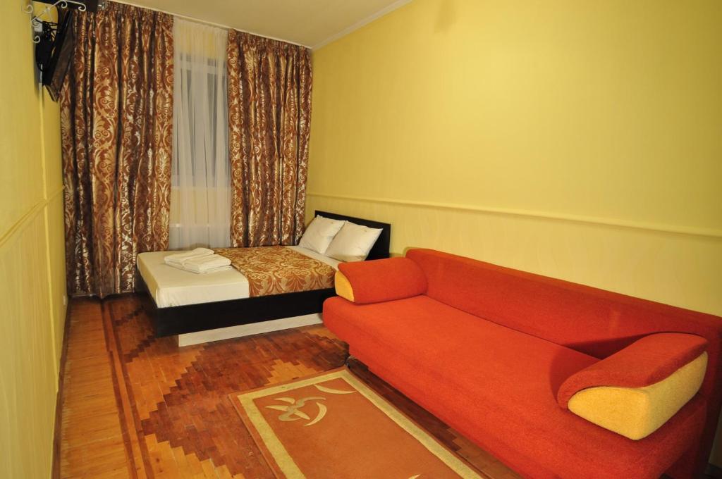 Status Guesthouse Kiev Room photo