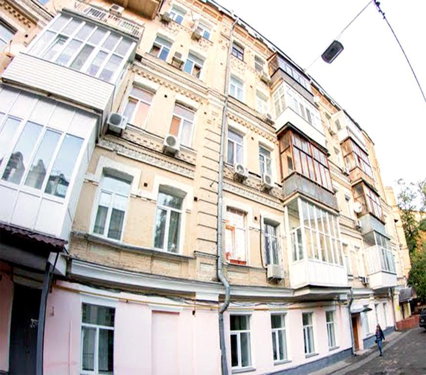 Status Guesthouse Kiev Exterior photo